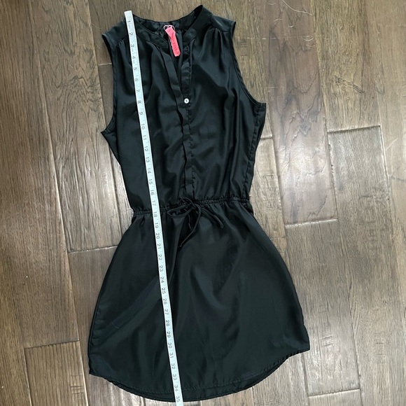 Eight Sixty Sleeveless Dress - Picture 11 of 14